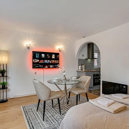 Aryas Apartments London Edgware Esterno foto