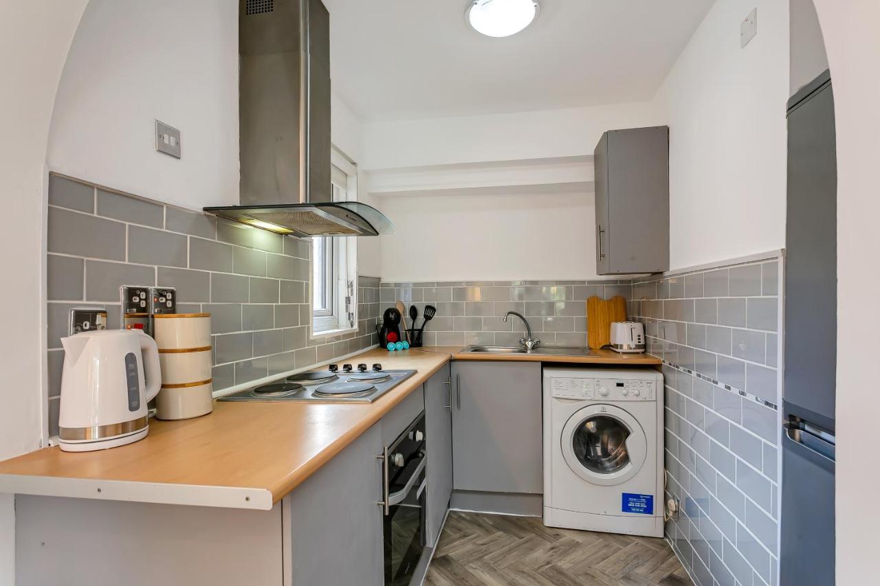 Aryas Apartments London Edgware Esterno foto