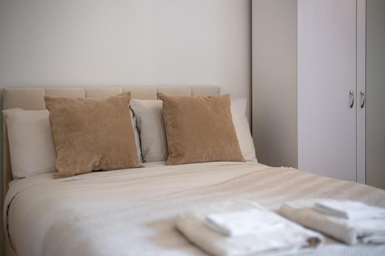Aryas Apartments London Edgware Esterno foto