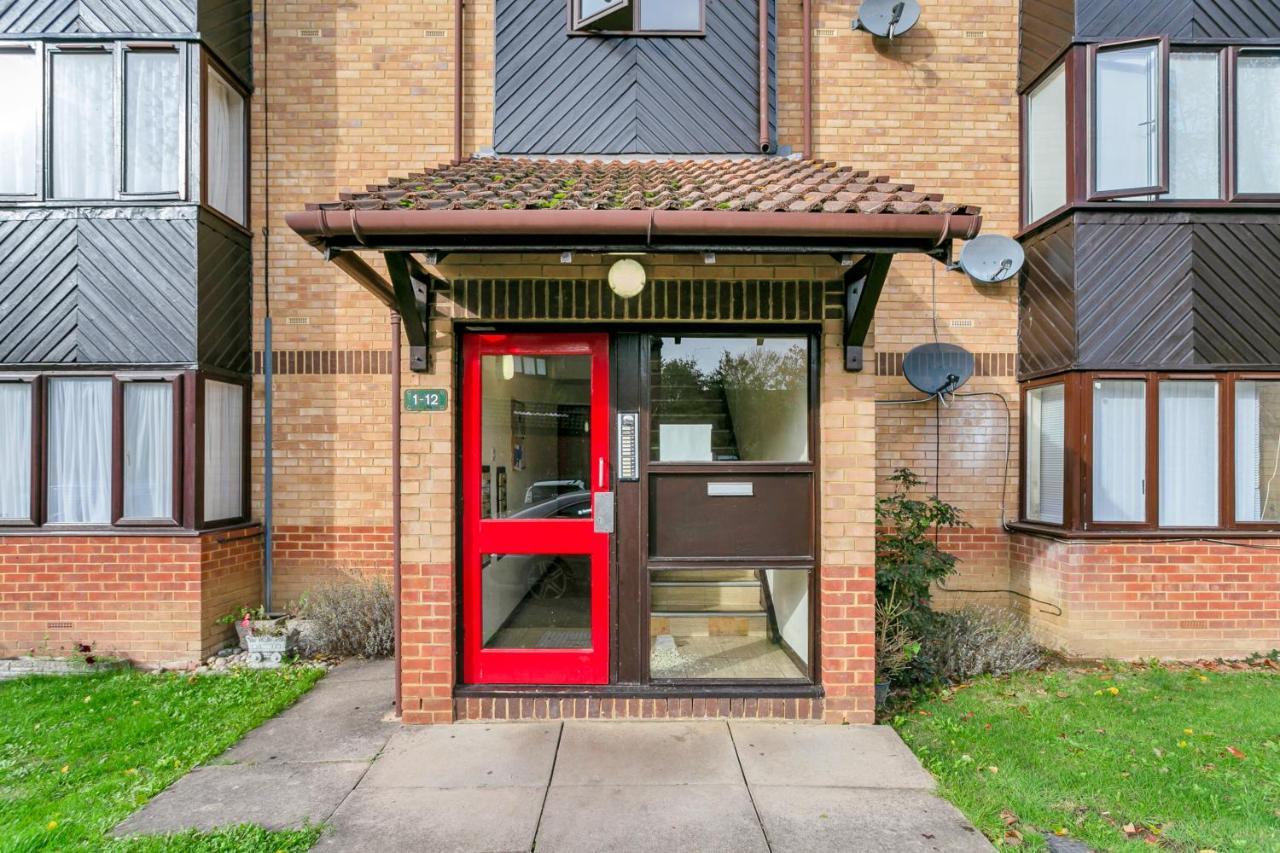 Aryas Apartments London Edgware Esterno foto